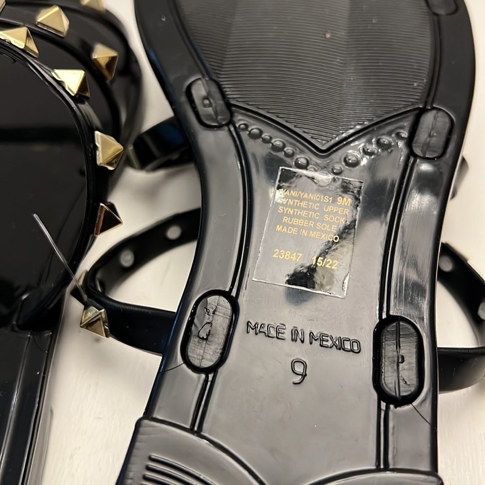 Steve Madden Black Shiny Gold Studded Sandals size 9 NEW - Picture 7 of 8